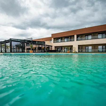 Belinda Adults Only 4* Mamaia